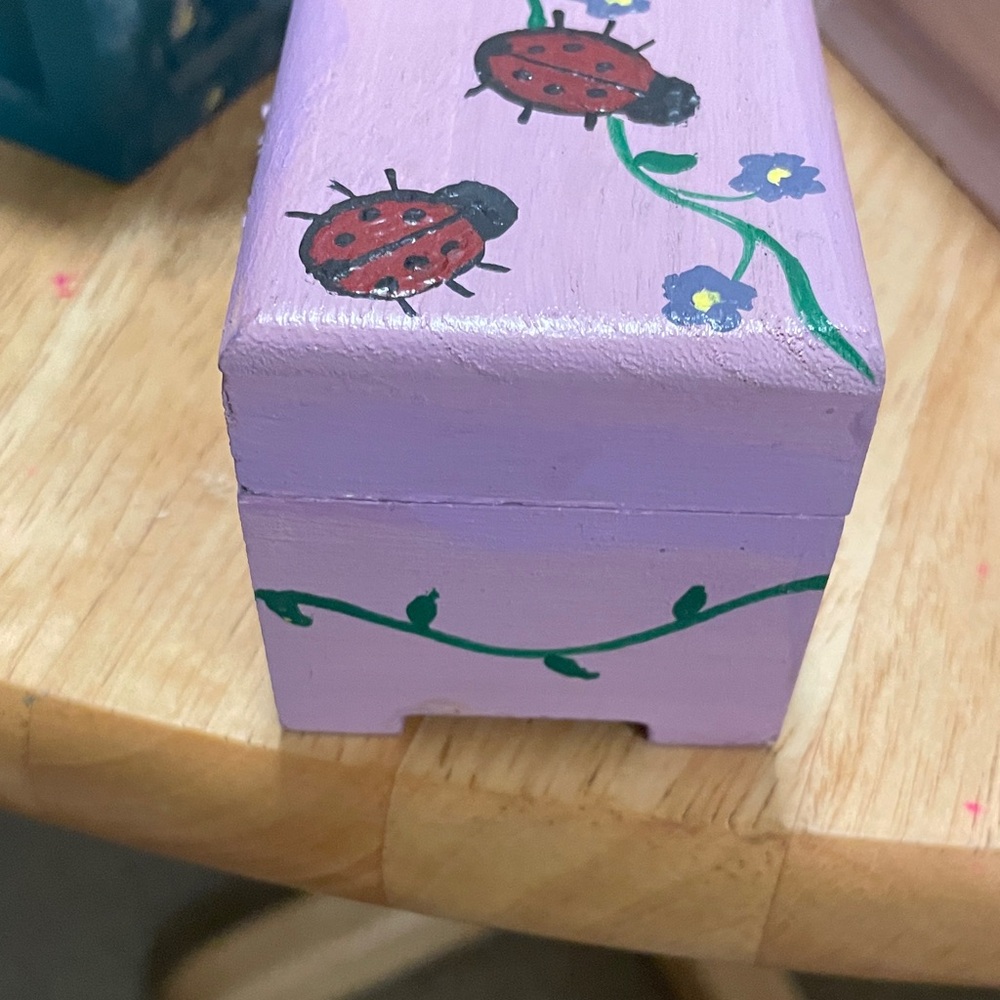 Jewelry box Hand Painted Purple with Ladybug Design - Picture 3 of 5
